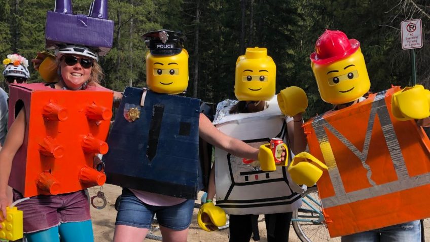 Chainless Race participants dressed up as lego people